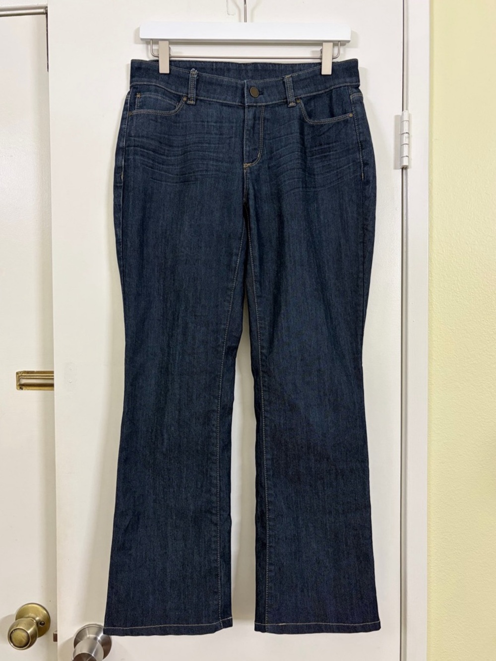 Ann Taylor Curvy Fit Petite Classic Bootcut Jeans 6P Dark Wash Stretch Denim